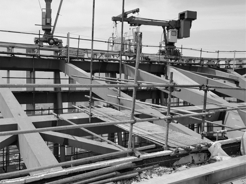 上(shàng)海(hǎi)前灘中心屋頂幕牆吊運一(yī)體(tǐ)機(jī)